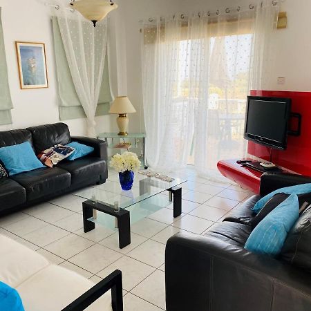 Villa Emiliana Paralimni Exteriör bild