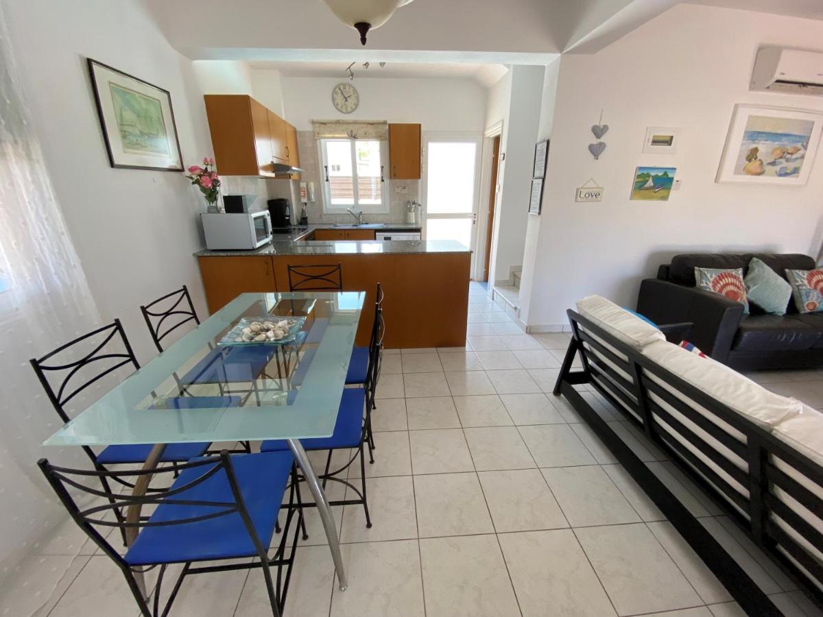 Villa Emiliana Paralimni Exteriör bild