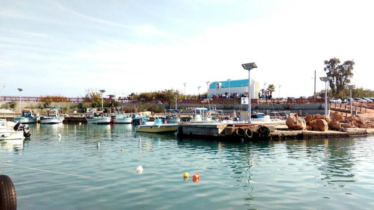 Villa Emiliana Paralimni Exteriör bild