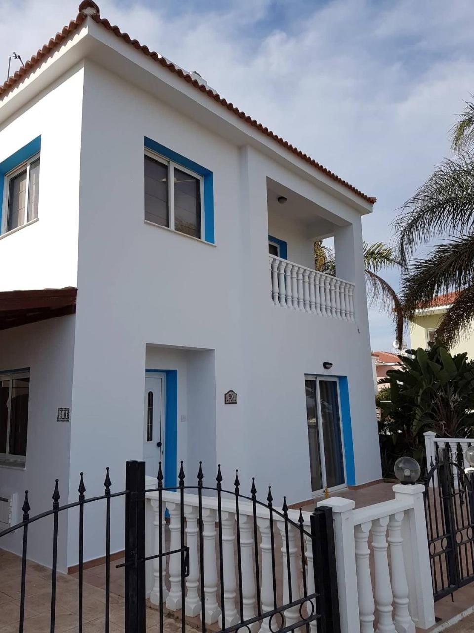 Villa Emiliana Paralimni Exteriör bild