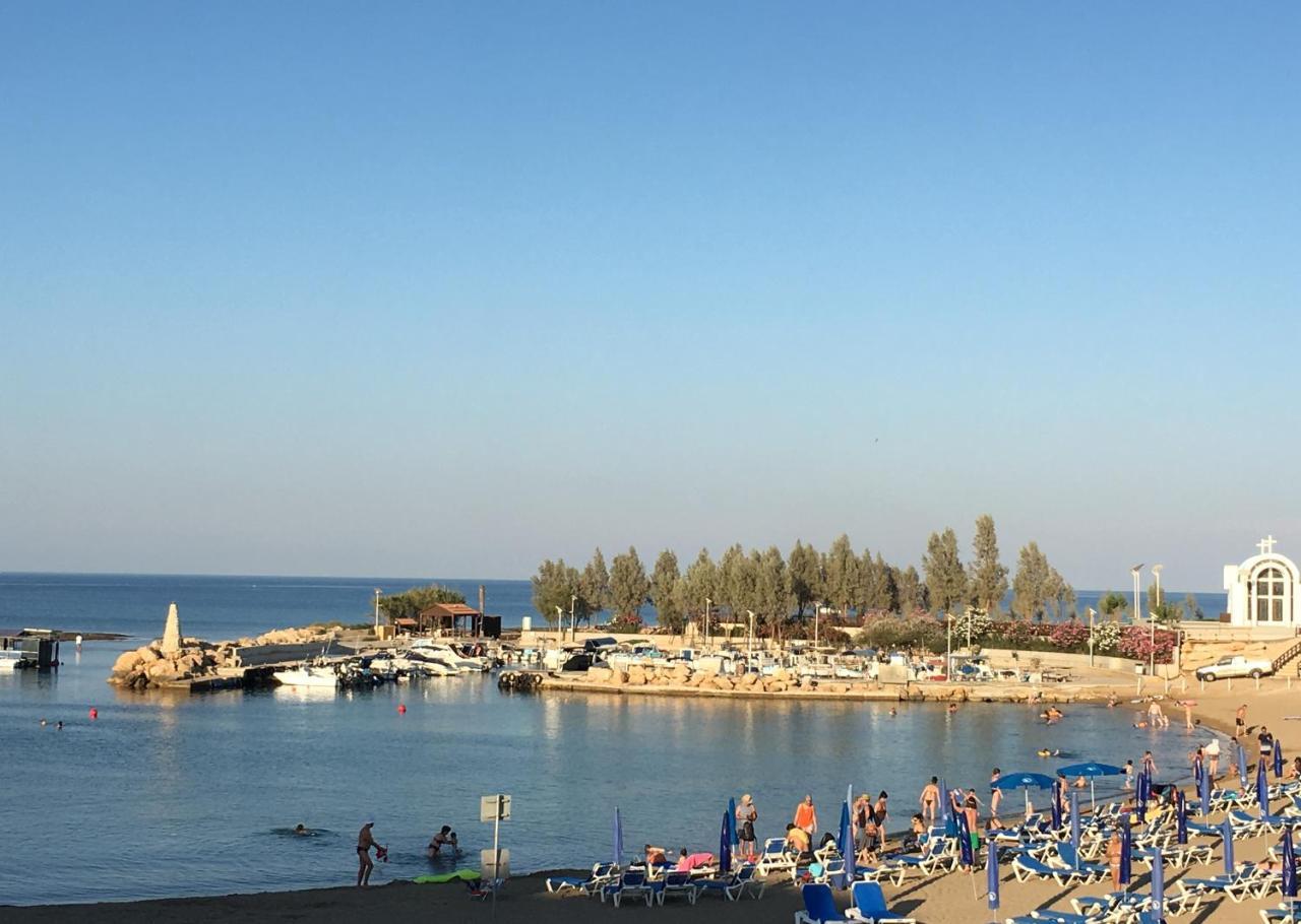 Villa Emiliana Paralimni Exteriör bild