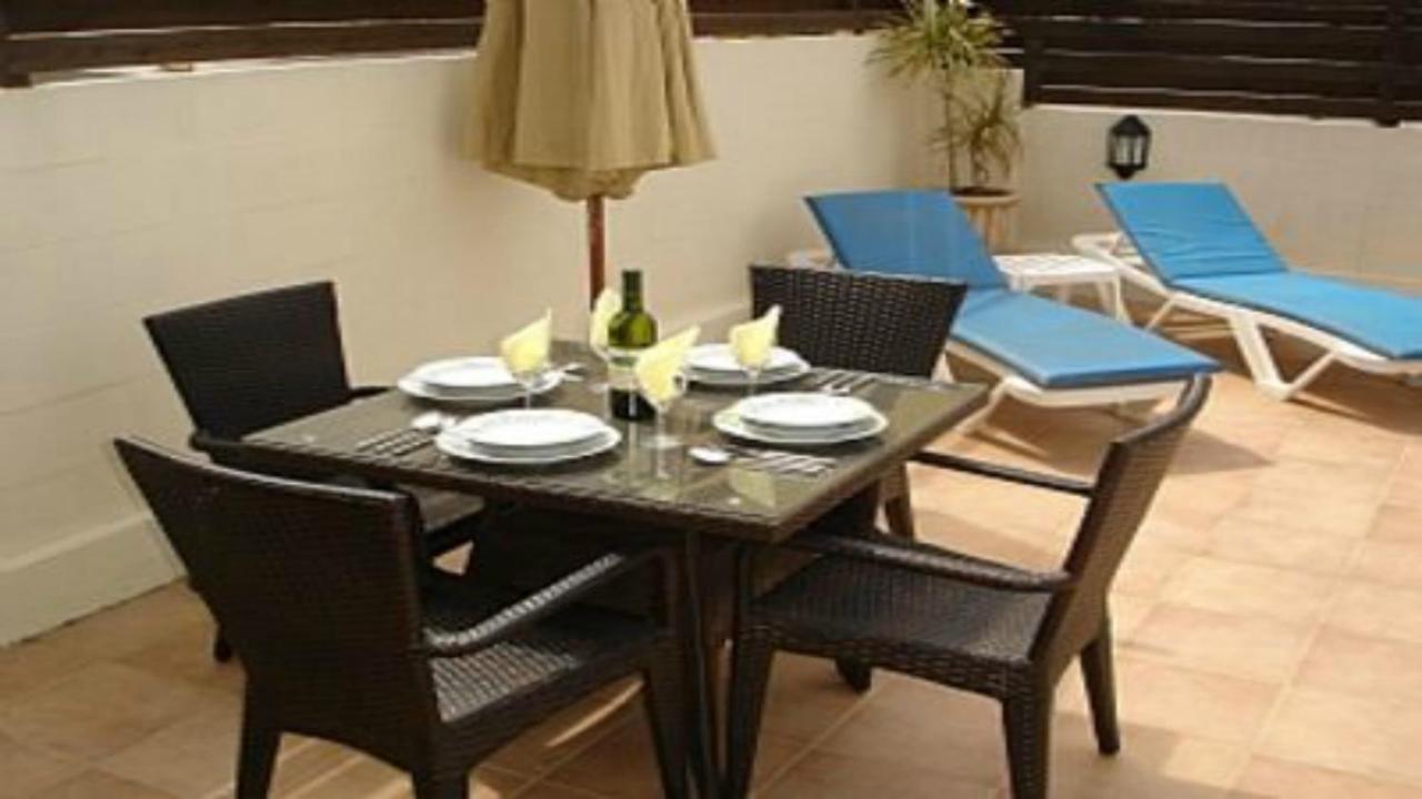 Villa Emiliana Paralimni Exteriör bild