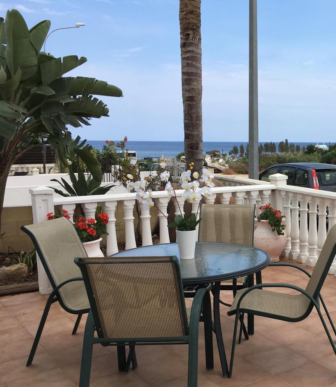 Villa Emiliana Paralimni Exteriör bild