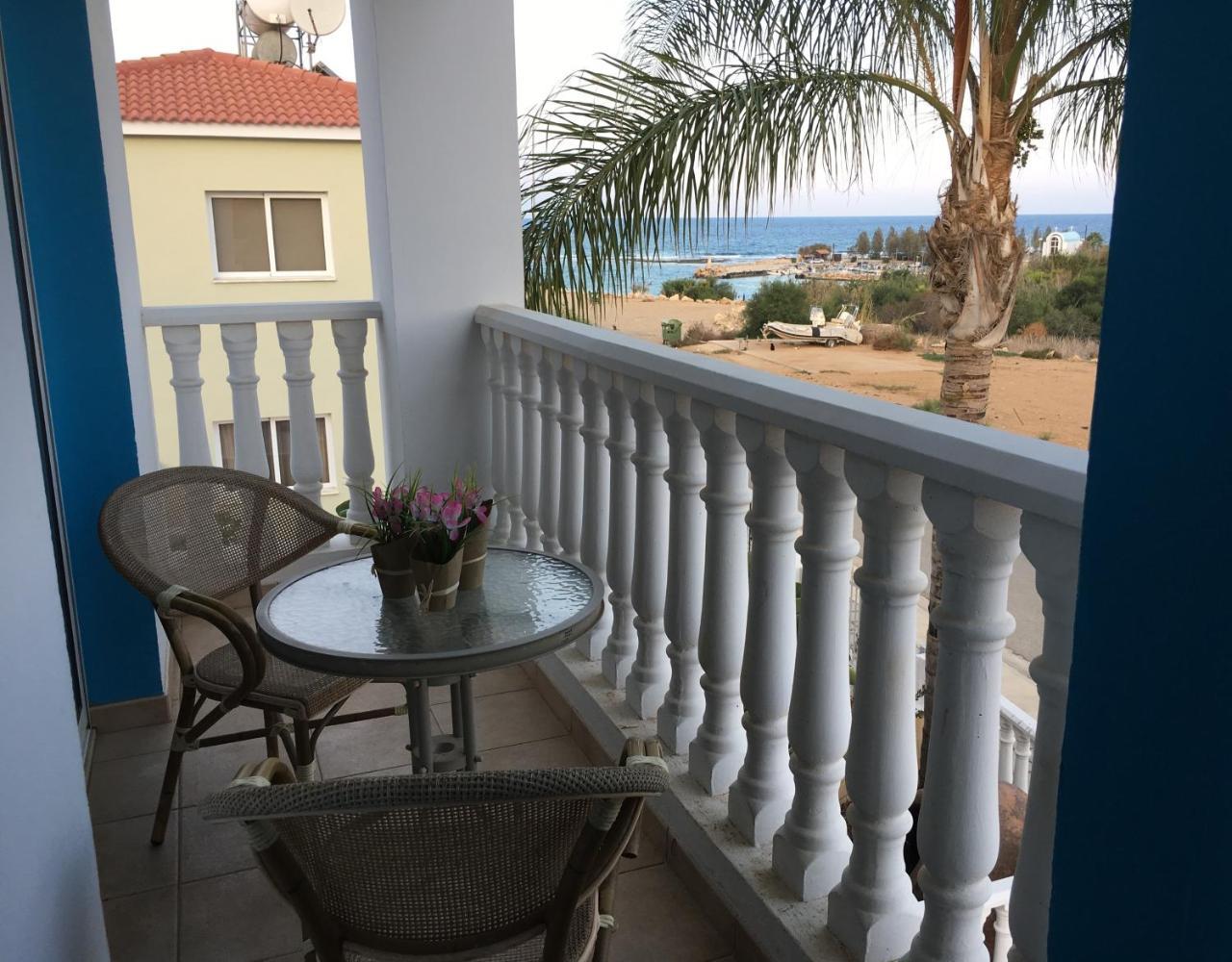 Villa Emiliana Paralimni Exteriör bild